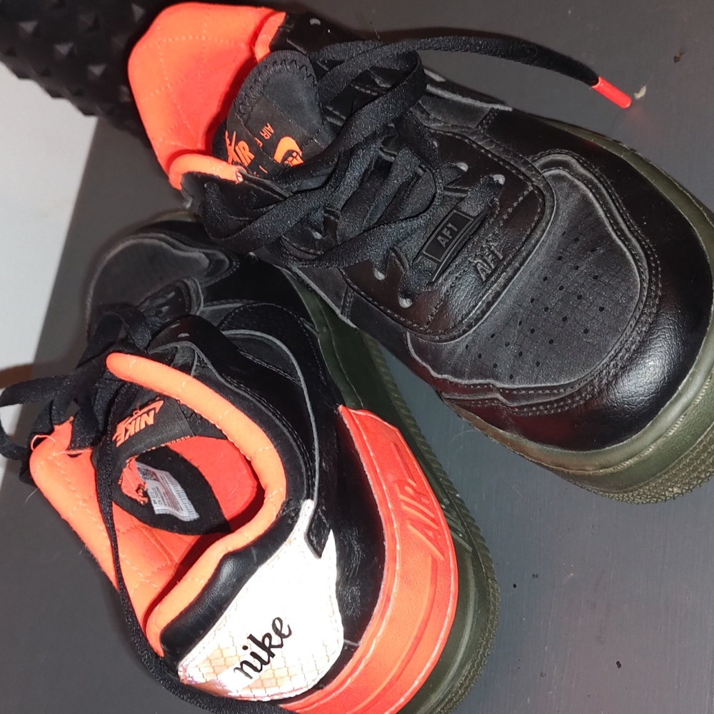 Female nikes